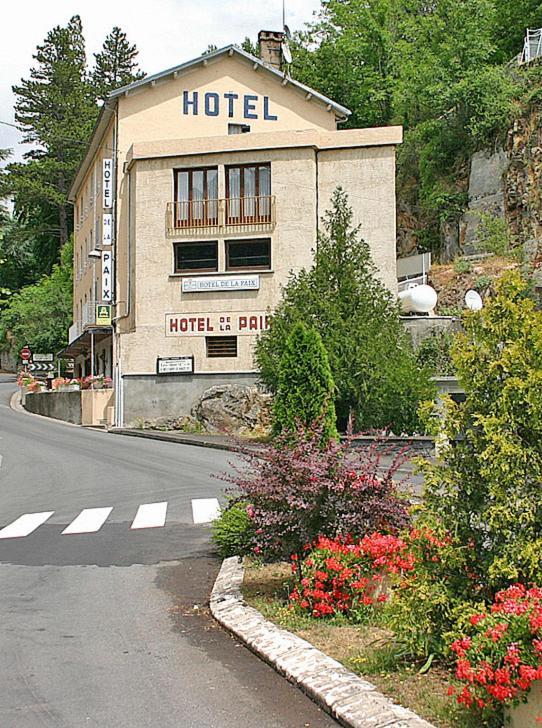 Logis Hotel De La Paix Saint-Nectaire Exterior foto